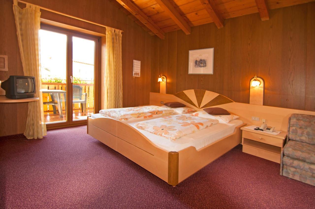 Pension Gallus Laces Bagian luar foto