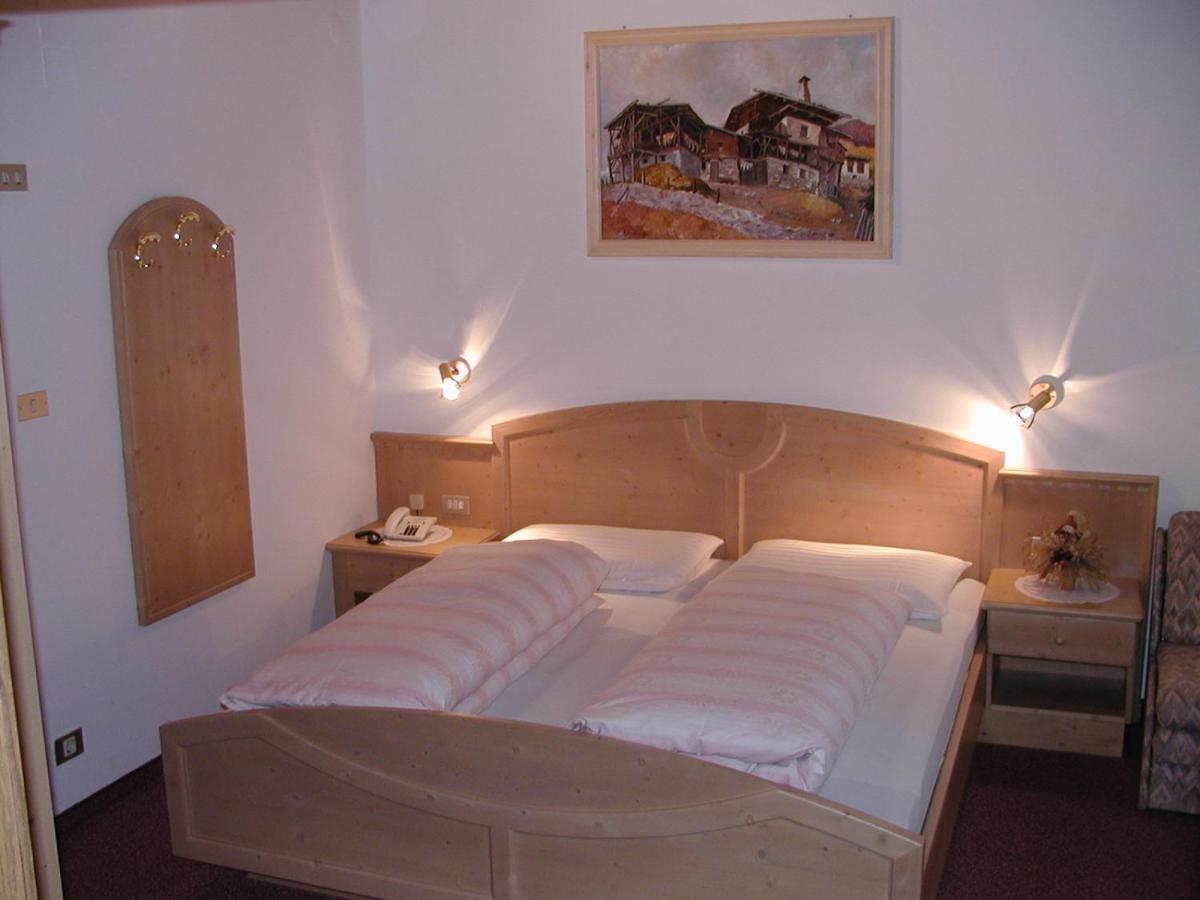 Pension Gallus Laces Bagian luar foto